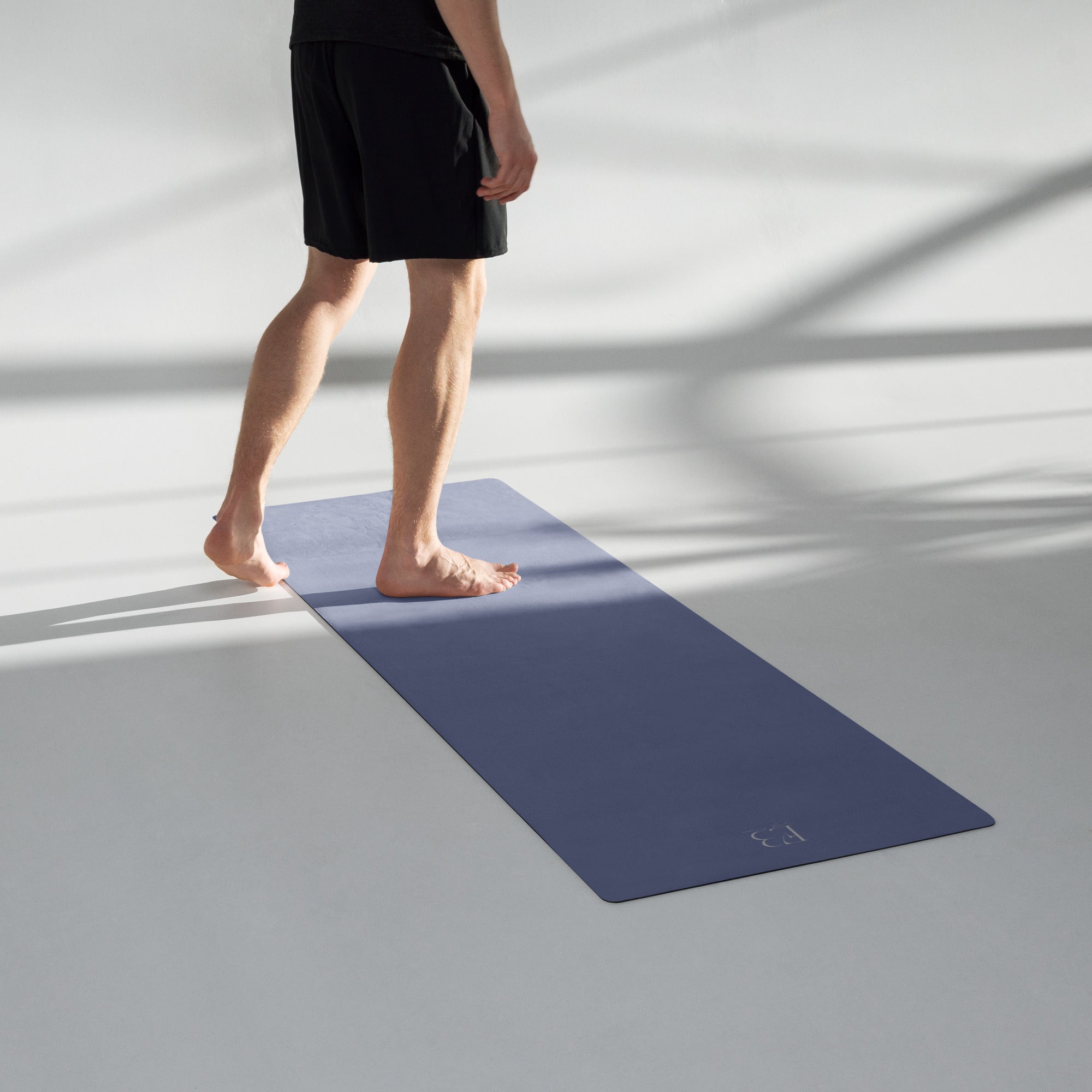 Pale Iris Natural Rubber Yoga Mat | Non-Toxic & Eco-Friendly | Eco Black